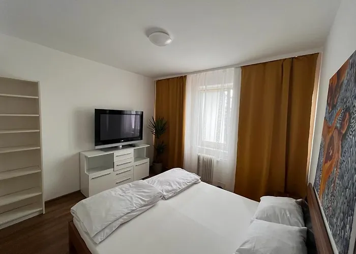 Apartment Apartment *