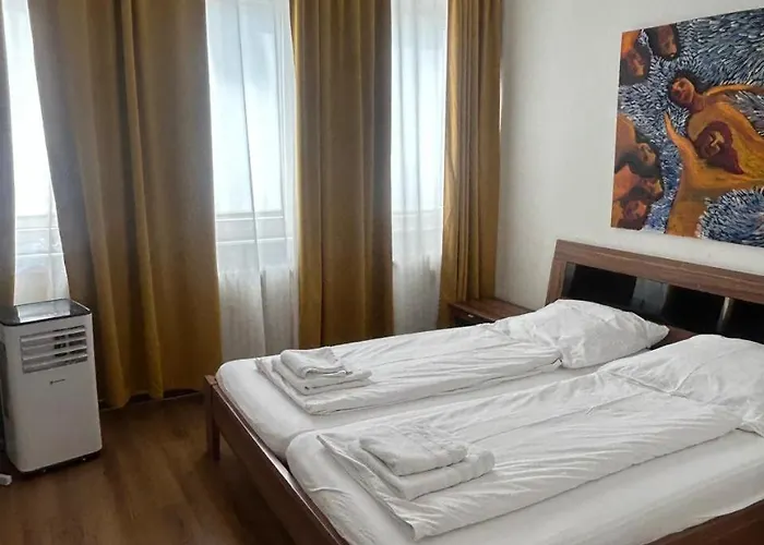 Apartment Apartment *